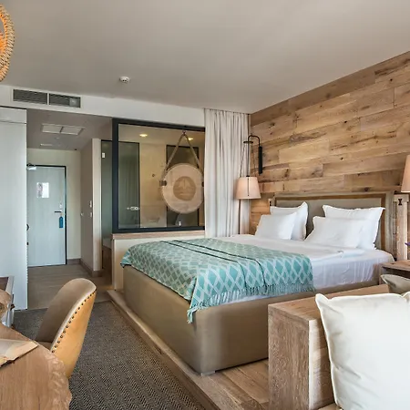 Blu Bay Hotel